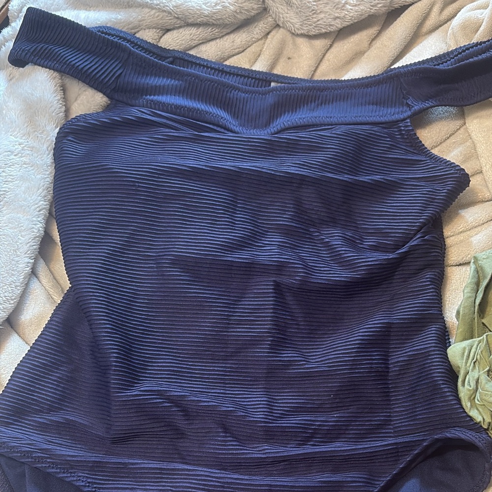Old Navy Women's Dark Blue Ribbed One Piece Swimsuit